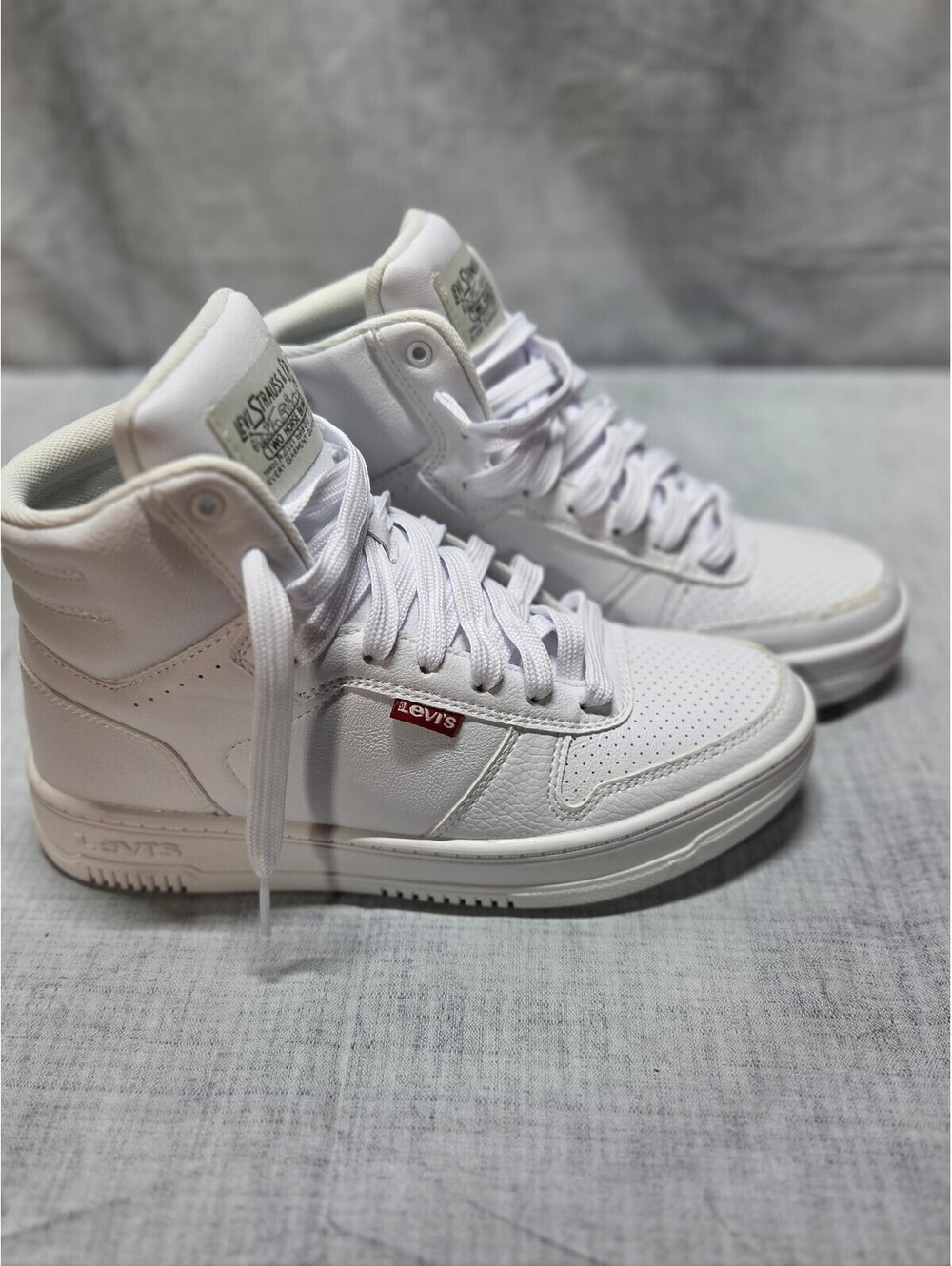 Levi's Women's White High-Top Sneakers Size 6.5 Synthetic Upper